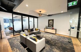 TOP TIER NEWMARKET OFFICE WITH 30 PARKS
