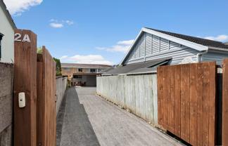 2A May Road, Mount Roskill