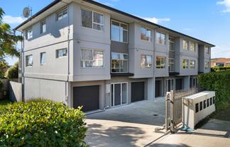 2/23 Wellington Street, Papakura