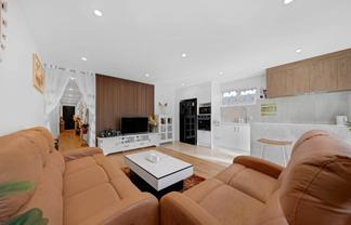 42 Kahui Parade, Karaka