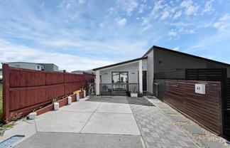 42 Kahui Parade, Karaka