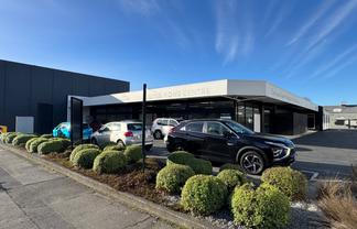 Prominent Showroom with Onsite Parking