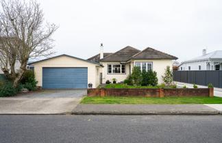 819 Francis Hicks Avenue, Raureka