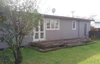 96 Clayton Road, Mangakakahi
