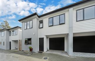 2/63 Maich Road, Manurewa