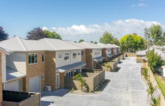 8/157 Ulster Street, Hamilton Central