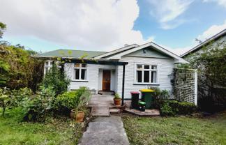 556 New North Road, Kingsland