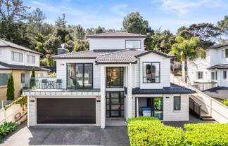 40 Silver Moon Road, Albany