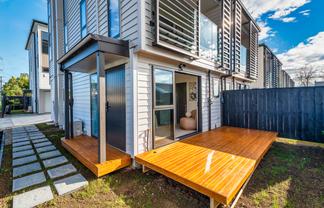 14&16 Woodford Ave, Henderson