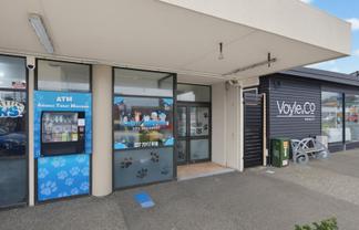 Beachside commercial investment
