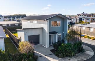 14 Pateke Drive, Porirua