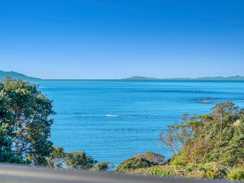 1418 Whangaparaoa Road, Army Bay