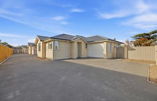 1/166 Harewood Road, Papanui
