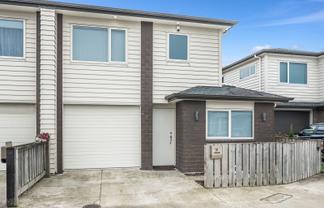 24 Dolbel Place, Mangere East