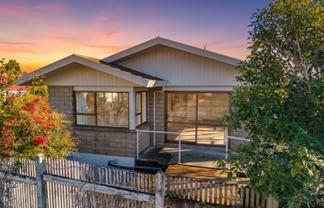 2/240 Songer Street, Stoke