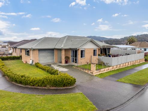 2 Fraser Colman Grove, Wainuiomata