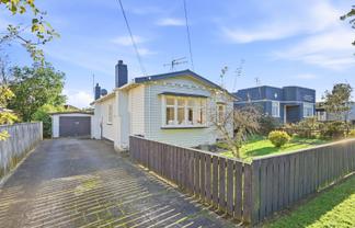 17 Hutchison Crescent, Durie Hill