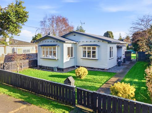 17 Hutchison Crescent, Durie Hill