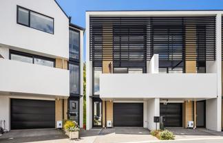 17 Erica Pabst Way, Island Bay