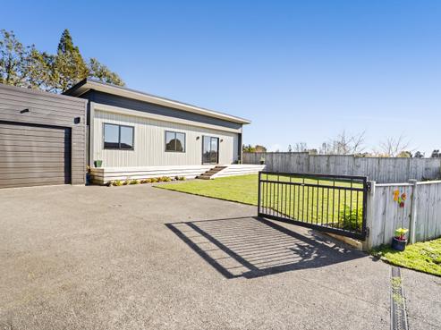 7 Manatu Lane, Inglewood