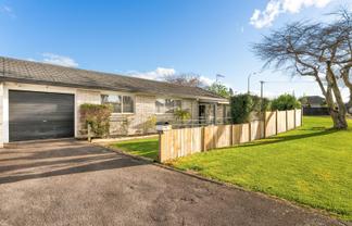 62A Pemberton Crescent, Greerton