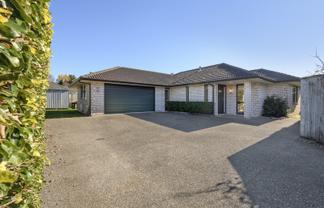 12 Contour Avenue, Pyes Pa