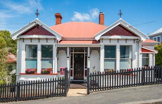 5 Mosgiel Street, Mornington