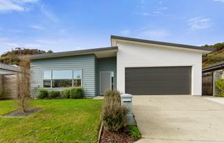 7 Barry Groucott Grove, Wainuiomata
