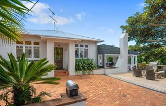 6 Mollyhawk Pl, Birkenhead