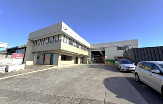 Standalone 563m² w Fenced Yard