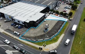 High-Profile Yard – 1,000m² 