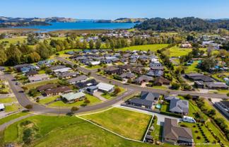 41 Greenhills Drive, Coromandel