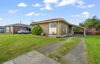 32 Ottrey Street, CLIFTON