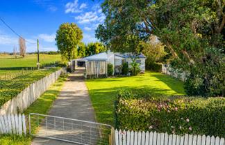 1179 East Coast Road, Kaiaua