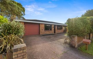 8A Forest Glen, Orewa