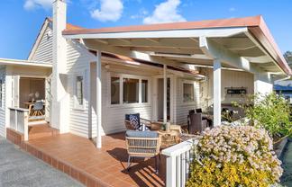 11 Luplau Crescent, Cockle Bay