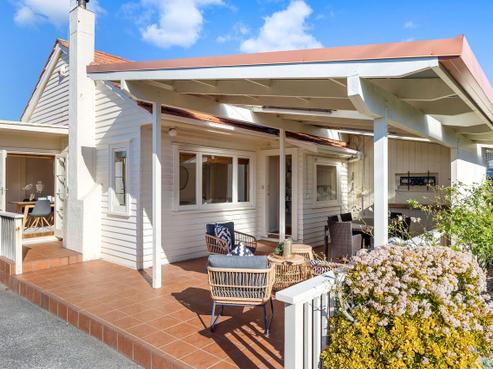 11 Luplau Crescent, Cockle Bay