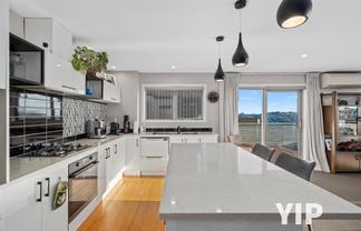 5 Spitfire Place, Newlands
