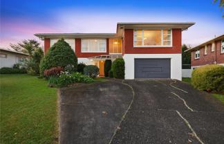 16 Highlight Parade, Te Atatu South