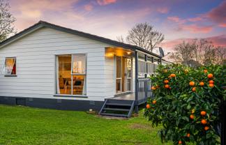 92b Beach Road, Te Atatu Peninsula