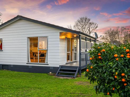 92B Beach Road, Te Atatu Peninsula
