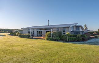 14 Whitcombe Place, Darfield