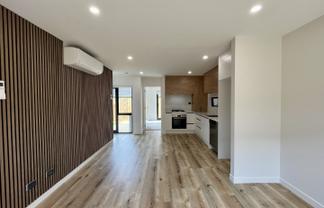 98D Royal Road, Massey