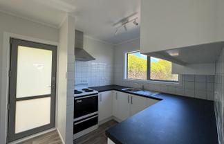 8 Chetwode Grove, Newlands