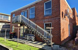3/102 Harbour Tce, North Dunedin