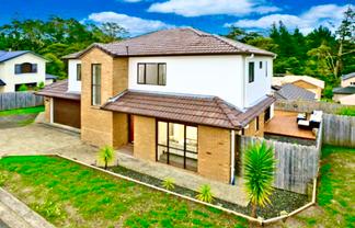 16 Lomas way, Albany
