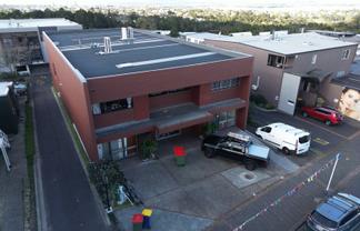 Premium ground floor office with eight car parks