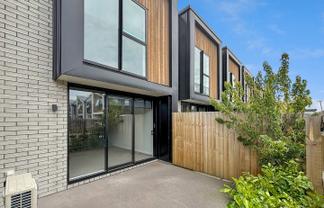 8/323 Lincoln Road , Addington