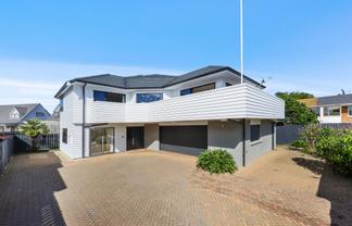2/30 Eastern Beach Road, Bucklands Beach