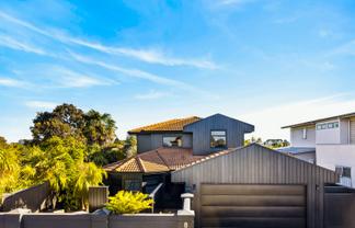 8 Selwyn Road, Hospital Hill